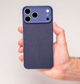 Süti NanoLeather PhoneBack för iPhone 17 Pro - Marinblå