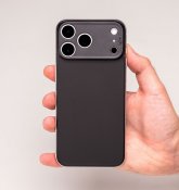 Süti PhoneBack i silikon för iPhone 17 Pro - Kolsvart