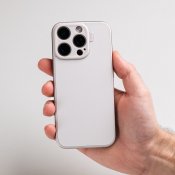Süti Silicone PhoneBack för iPhone 17 Pro - Varmgrå