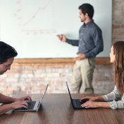 Brydge-alumiininäppäimistö Surface Pro -tietokoneelle pohjoismainen asettelu - Hopea