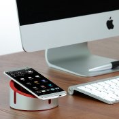 Just Mobile AluCup Grande - Det opplagte oppbevaringsstedet for din iPhone eller iPad Mini. - Röd