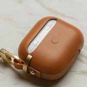 Moshi Pebbo Luxe for AirPods 3 - Karamellbrun