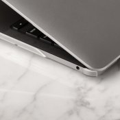 Moshi iGlaze for MacBook Pro 13" - Stealth Clear