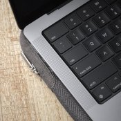 Moshi Pluma 14" kannettavan tietokoneen suojakotelo MacBook Pro:lle