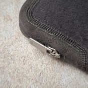 Moshi Pluma 14" kannettavan tietokoneen suojakotelo MacBook Pro:lle - Harmaa kalanruoto