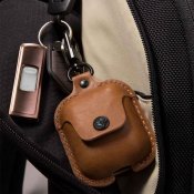 Twelve South airSnap Premium lærveske for AirPods med integrert svingbar klips - Svart