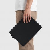 Pipetto Classic Fit-fodral för MacBook Pro 16 - Svart