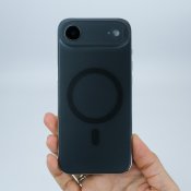 Süti Frosted Clear PhoneBack iPhone 17 Airille - Musta merisuola