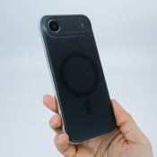 Süti Frosted Clear PhoneBack iPhone 17 Airille - Musta merisuola