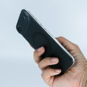 Süti Frosted Clear PhoneBack iPhone 17 Airille - Musta merisuola