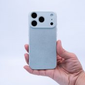 Süti NanoSuede PhoneBack iPhone 17 Pro Maxille - Sininen aura