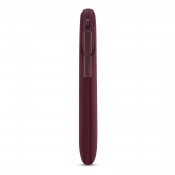 Pipetto Classic Fit-fodral för MacBook Neo - Vinröd