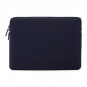 Pipetto Classic Fit-fodral för MacBook Neo - Mörkblå