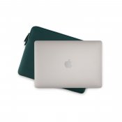 Pipetto Classic Fit-fodral för MacBook Neo - Mörk petrol