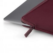 Pipetto Classic Fit Sleeve for MacBook Pro 14/Air 13.6 - Burgunder