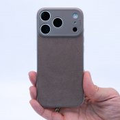 Süti Nano Suede PhoneBack iPhone 17 Pro Maxille - Hiekkakivi