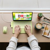 Satechi USB-C Snap Hub för MacBook Neo - Citrus