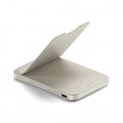 Satechi OntheGo™ Qi2 5K magneettinen virtalähde jalustan kanssa - Hiekka