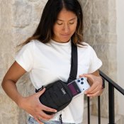 UAG Dryout Tech Sling -olkalaukku - Musta